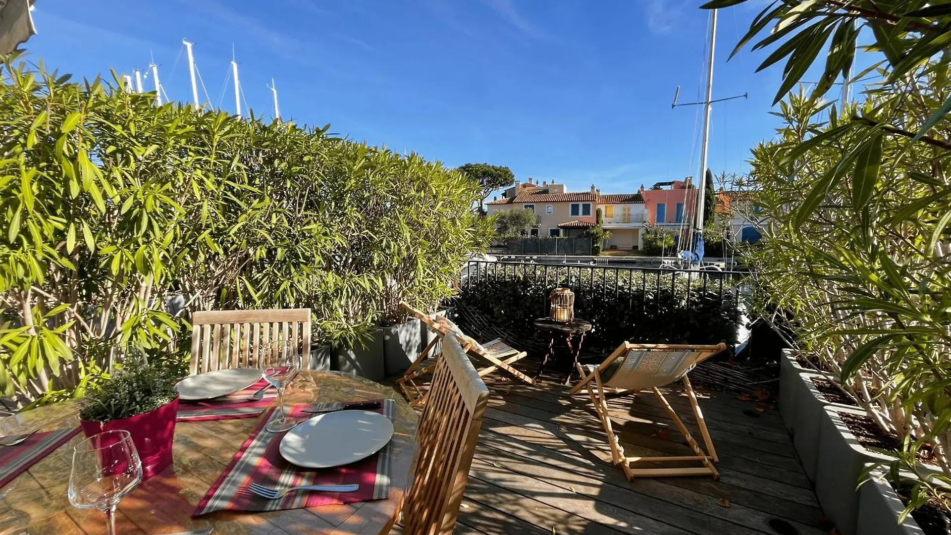 Renovated 2 Room Apartment - Ac Wifi And Terrace contacts